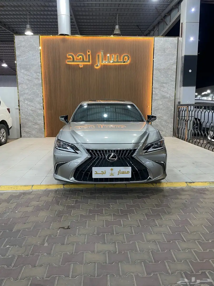 لكزس ES350 موديل 2023 (CC) 1