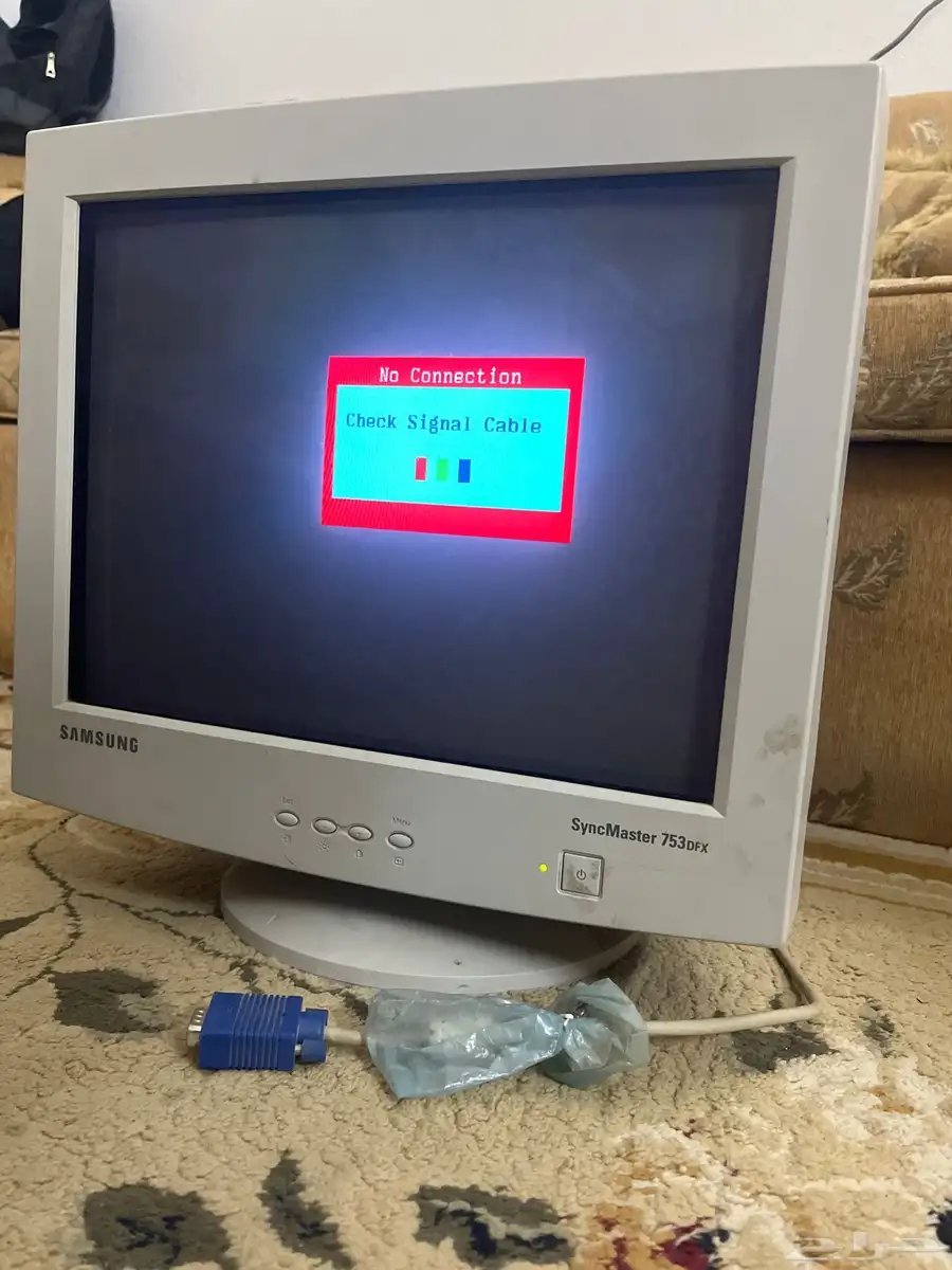 شاشة سامسونج قديمه نظيفه syncmaster 753dfx 2
