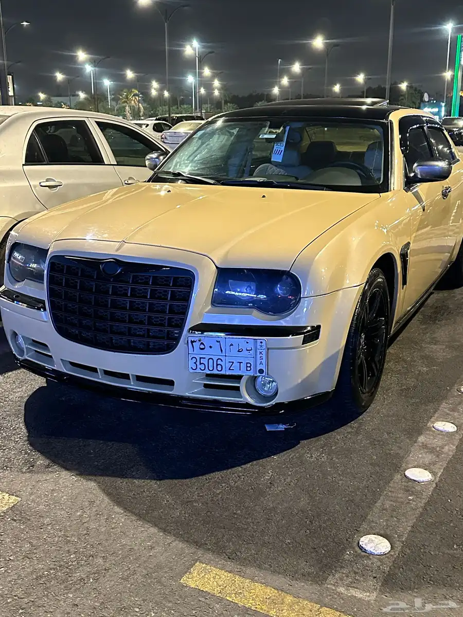 للبيع كرايسلر C300 سيارة فخمه و اداء عالي للبيع اعلي سوم 3