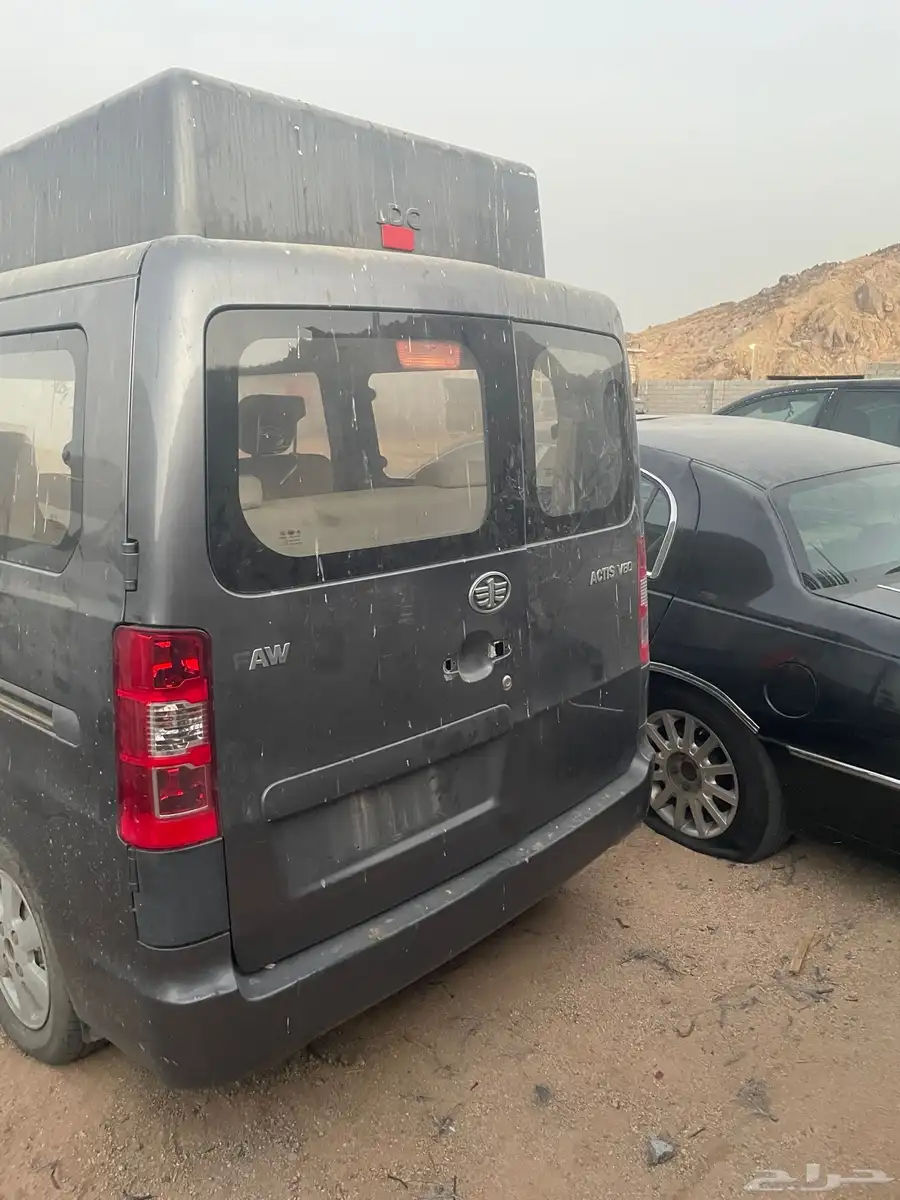 للبيع قطع تشليح دباب فان فاو v80 ACTIS 5