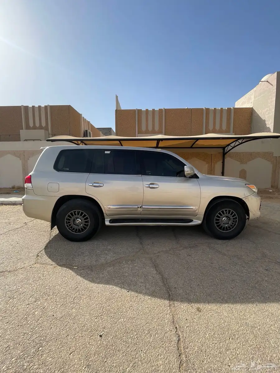 جيب لكزس LX570 موديل 2009 محول خارجي 2015 10
