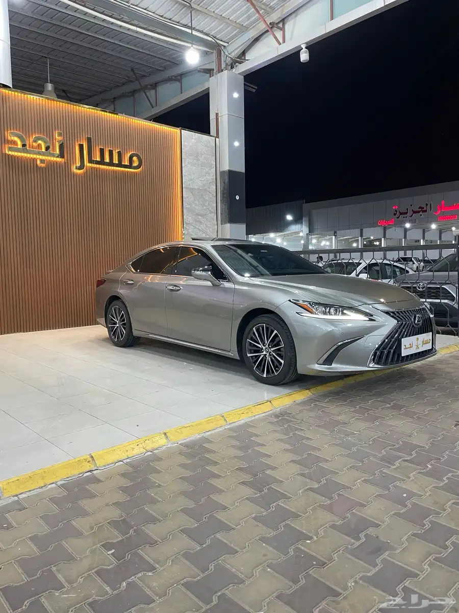 لكزس ES350 موديل 2023 (CC) 2