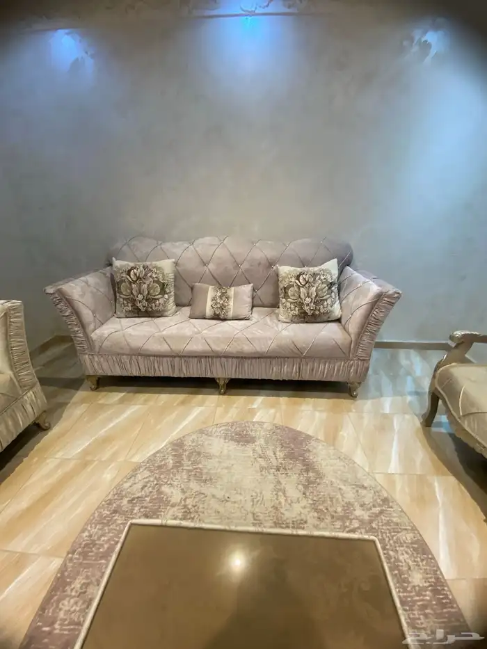 طقم كنب 4قطع مع طاولة وزولية 2