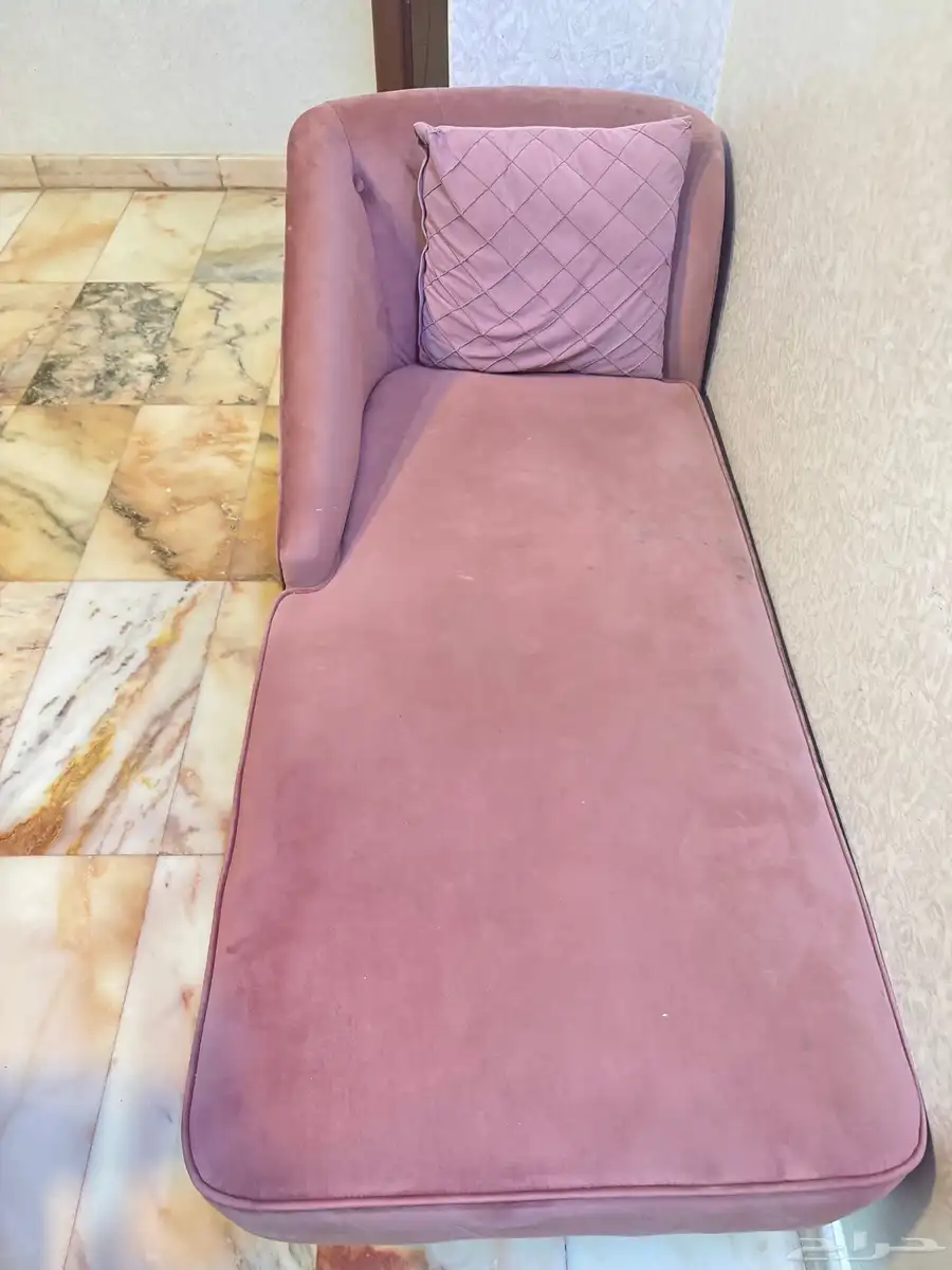 اربع قطع كنب   ثلاث كنابات رصاصيه واريكه وردي 4