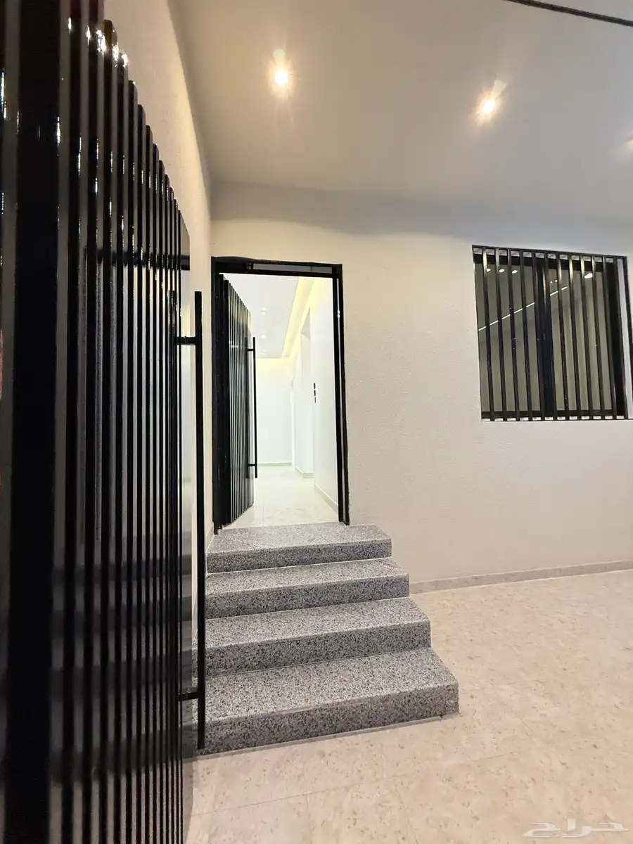 للبيع شقق ارضيه وشقق علويه بأحد رفيده بسعر550الف 1