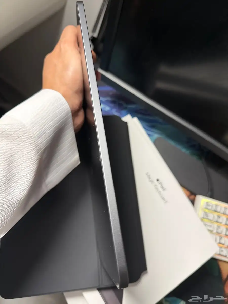 مع كيبورد ابل ipad air 5 ايباد اير الجيل الخامس معالج M1 3