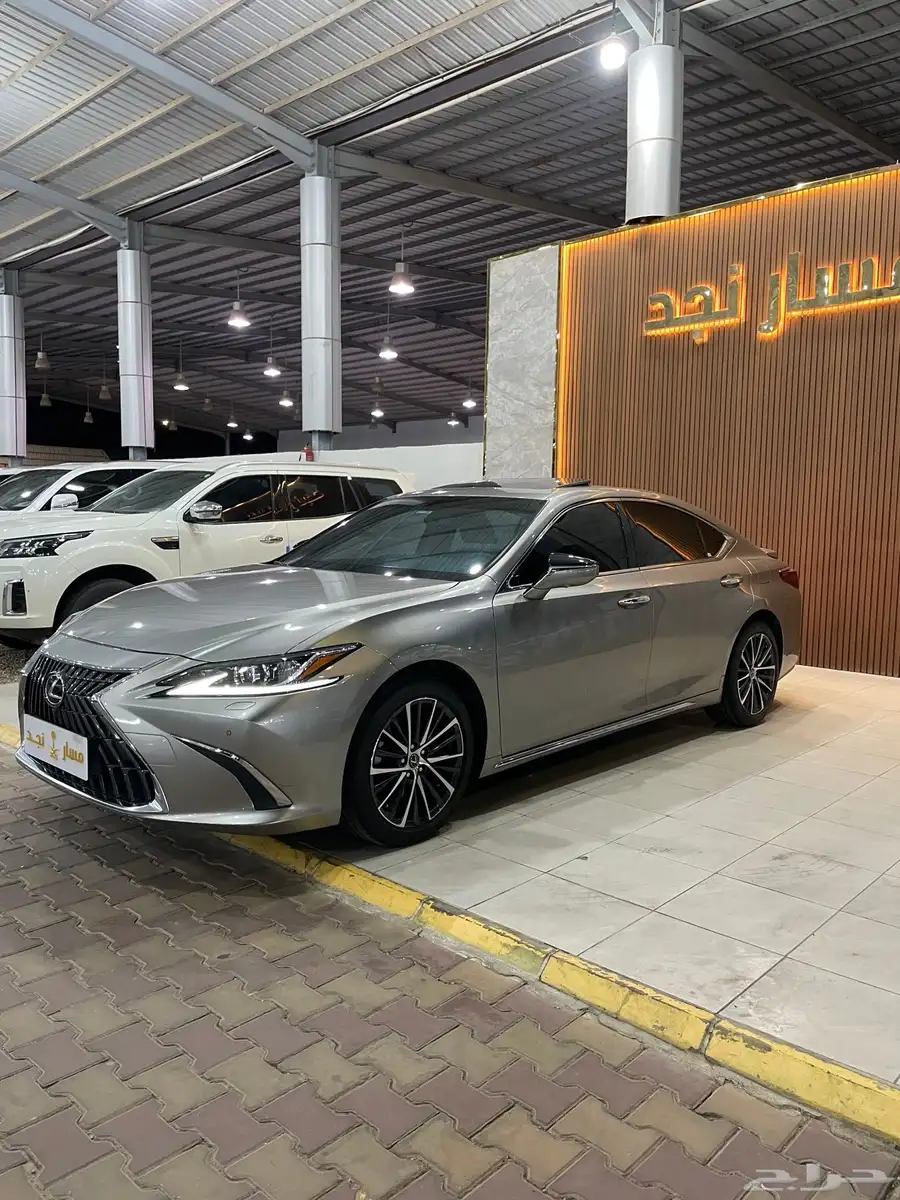 لكزس ES350 موديل 2023 (CC) 5