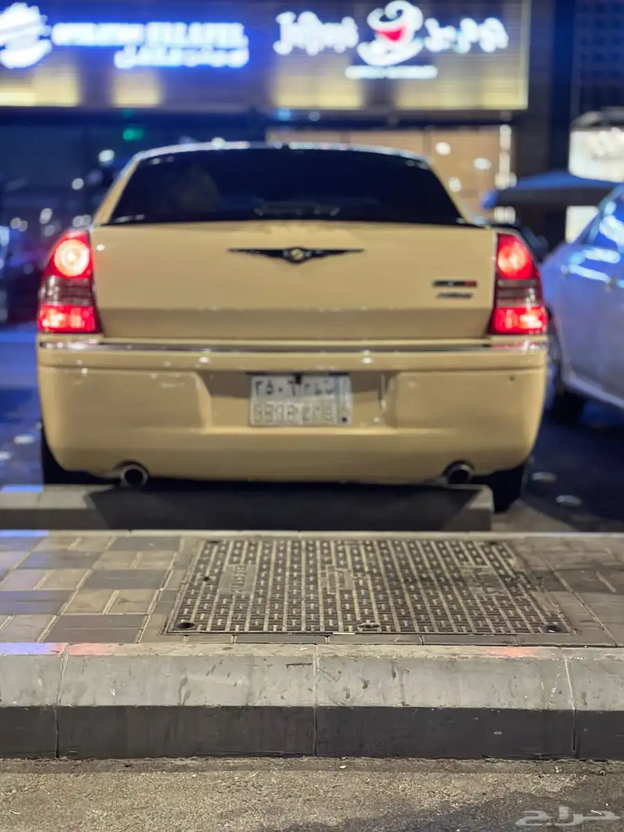للبيع كرايسلر C300 سيارة فخمه و اداء عالي للبيع اعلي سوم 2