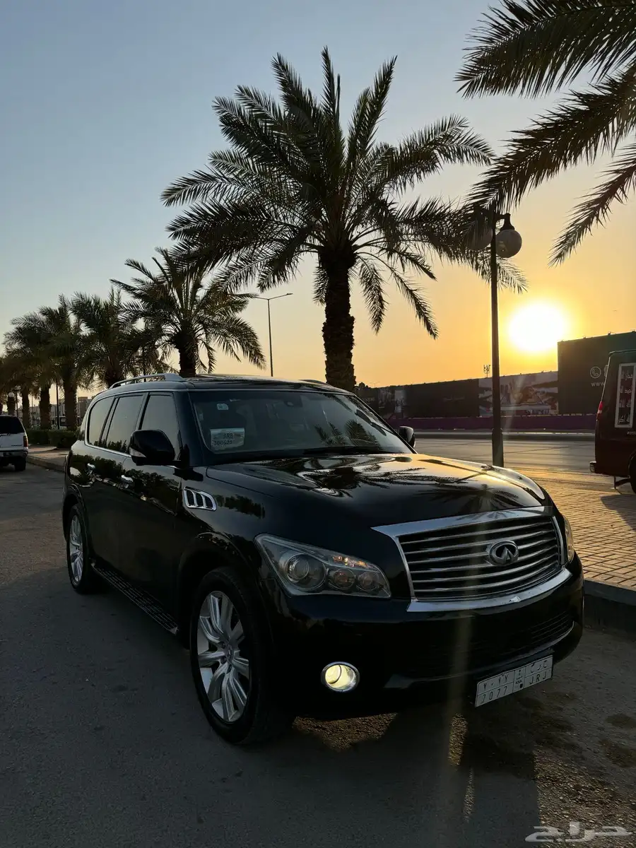 جيب انفنتيQX80 2013 اسود ملكي 19