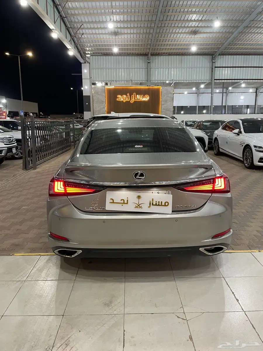 لكزس ES350 موديل 2023 (CC) 7