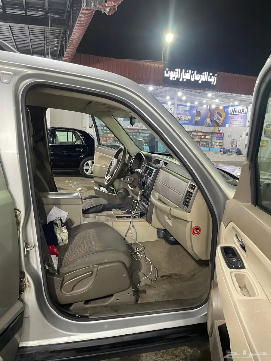 جيب شيروكي لبرتي 2012 36