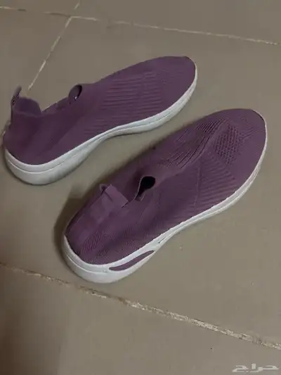 بيع جزمه رياضيه بنفسجيه اللون. 0