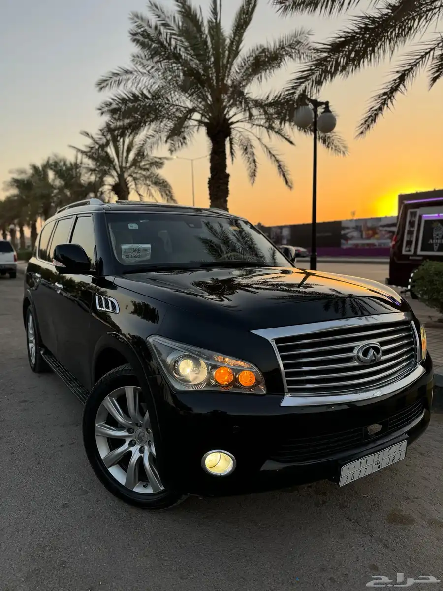 جيب انفنتيQX80 2013 اسود ملكي 78