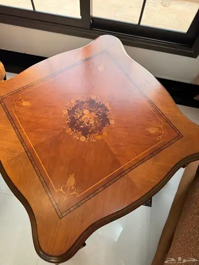 طقم كنب مع طاولات 2
