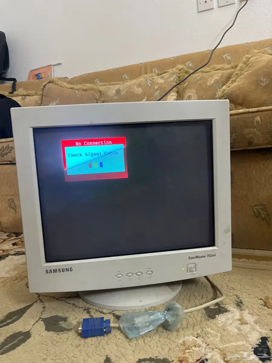 شاشة سامسونج قديمه نظيفه syncmaster 753dfx 0