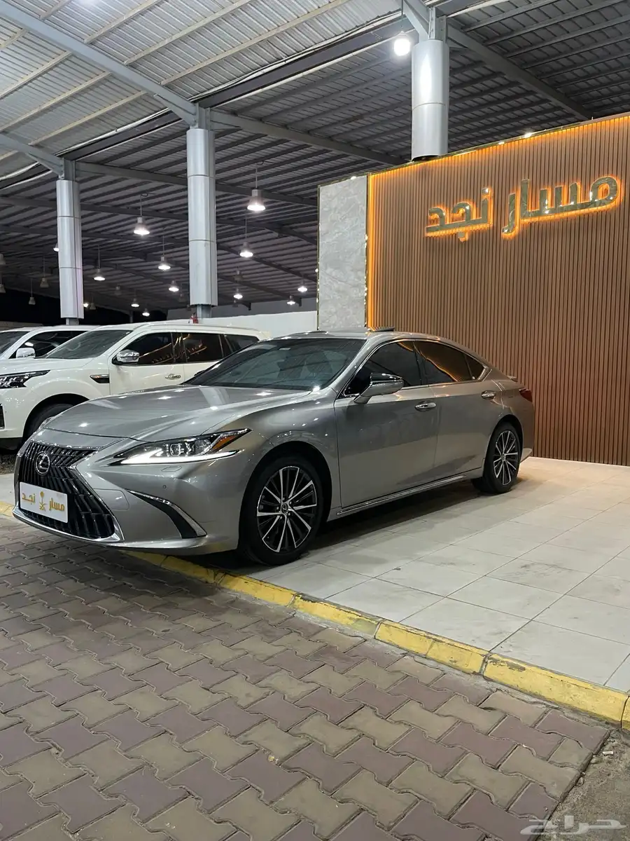 لكزس ES350 موديل 2023 (CC) 4