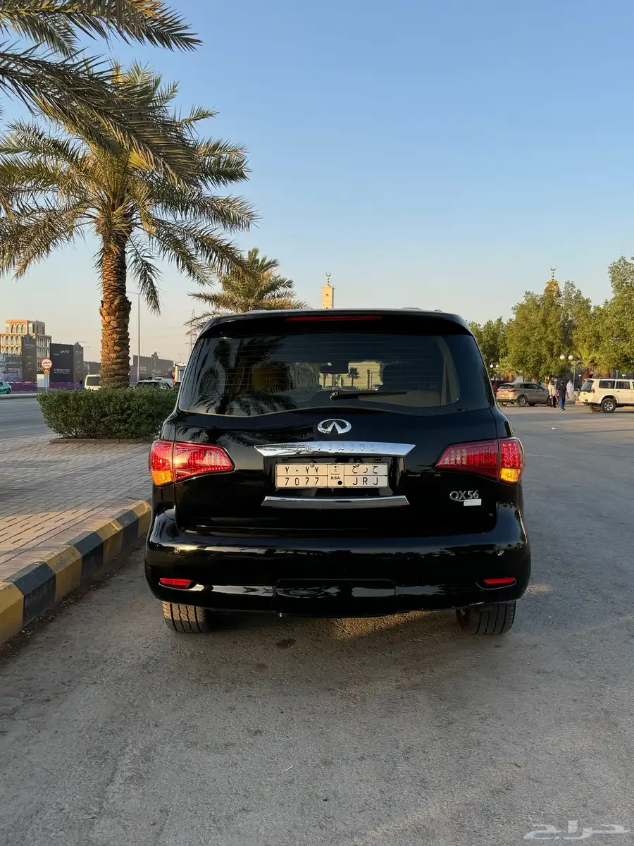 جيب انفنتيQX80 2013 اسود ملكي 27