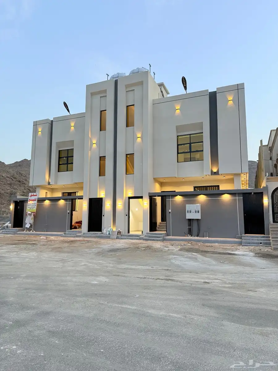 للبيع شقق ارضيه وشقق علويه بأحد رفيده بسعر550الف 0
