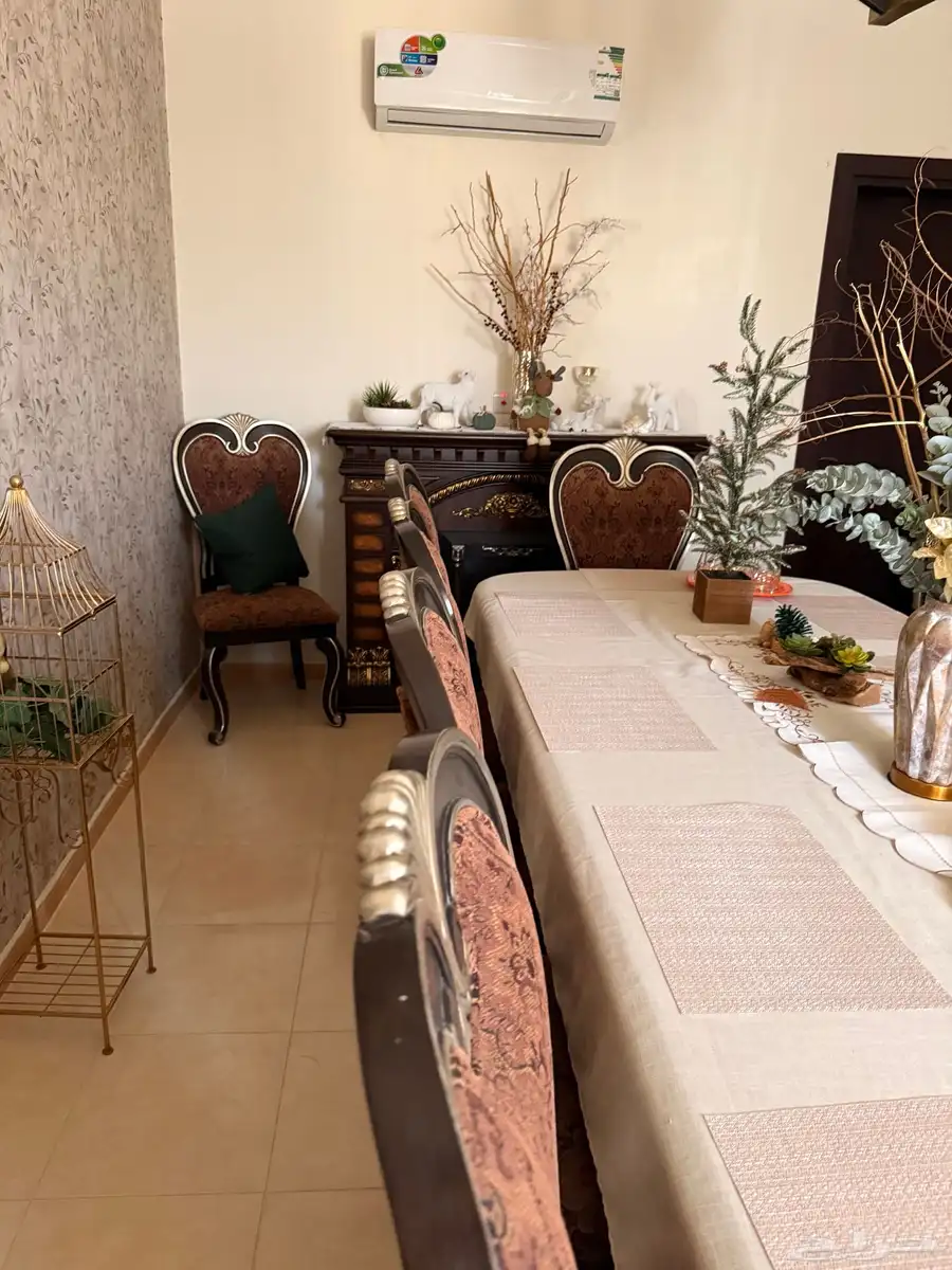 طاولة طعام 1