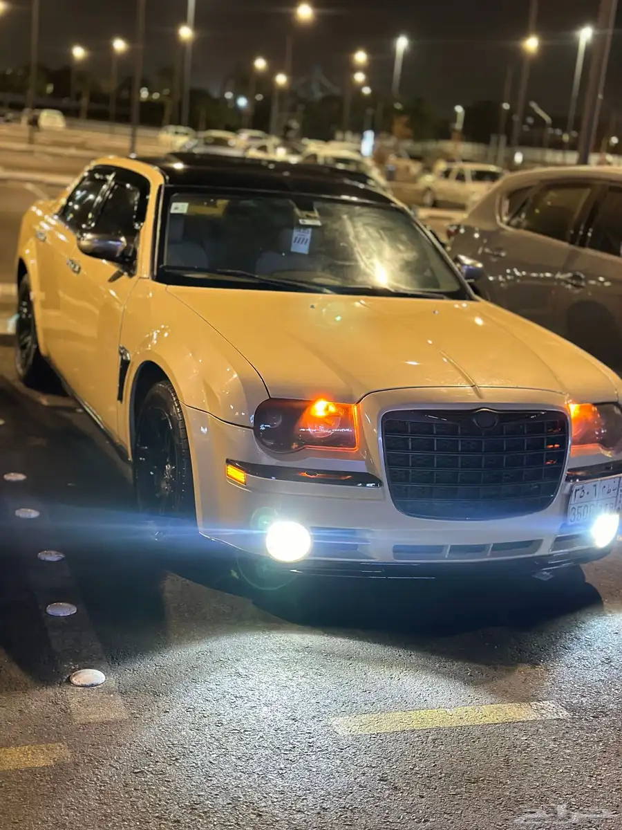 للبيع كرايسلر C300 سيارة فخمه و اداء عالي للبيع اعلي سوم 4