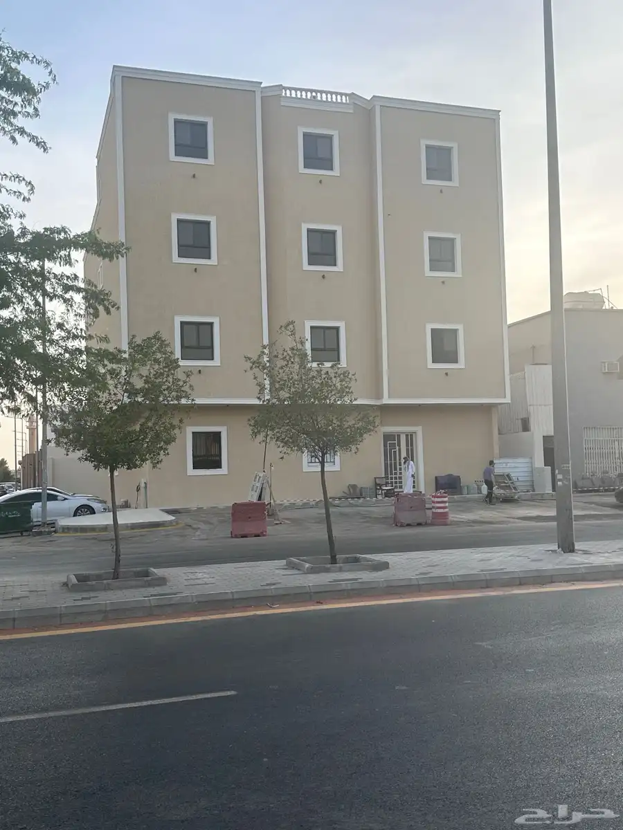 للايجار عماره جديده علي بعد خطوات من طريق خريص اربعه ادوار 1