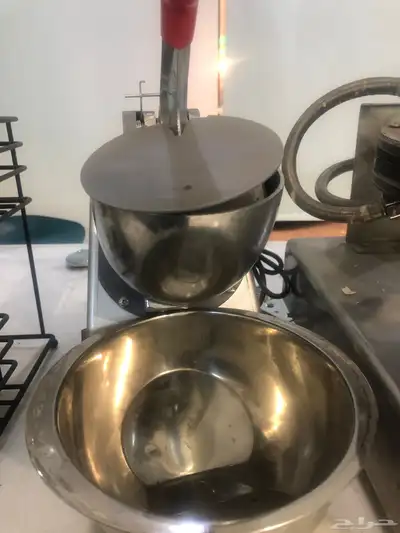 اغراض محل للبيع نظيفة استخدام قليل جدا 1