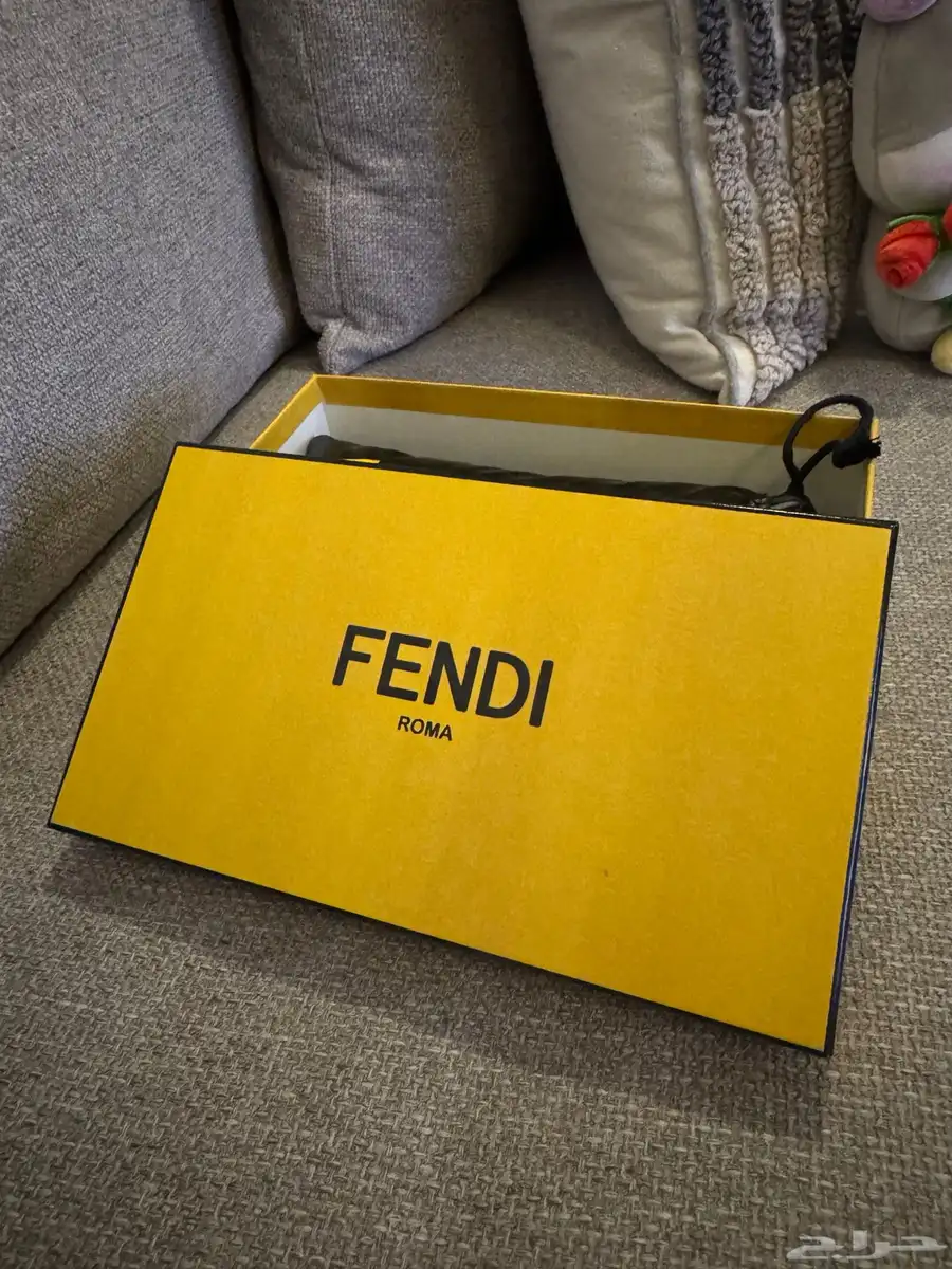 نظارة فندي نسائية جديدة بكامل المرفقات ( اصلي ) Fendi index