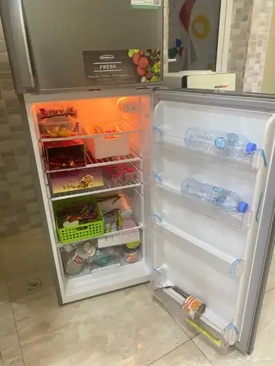 للبيع ثلاجه 3