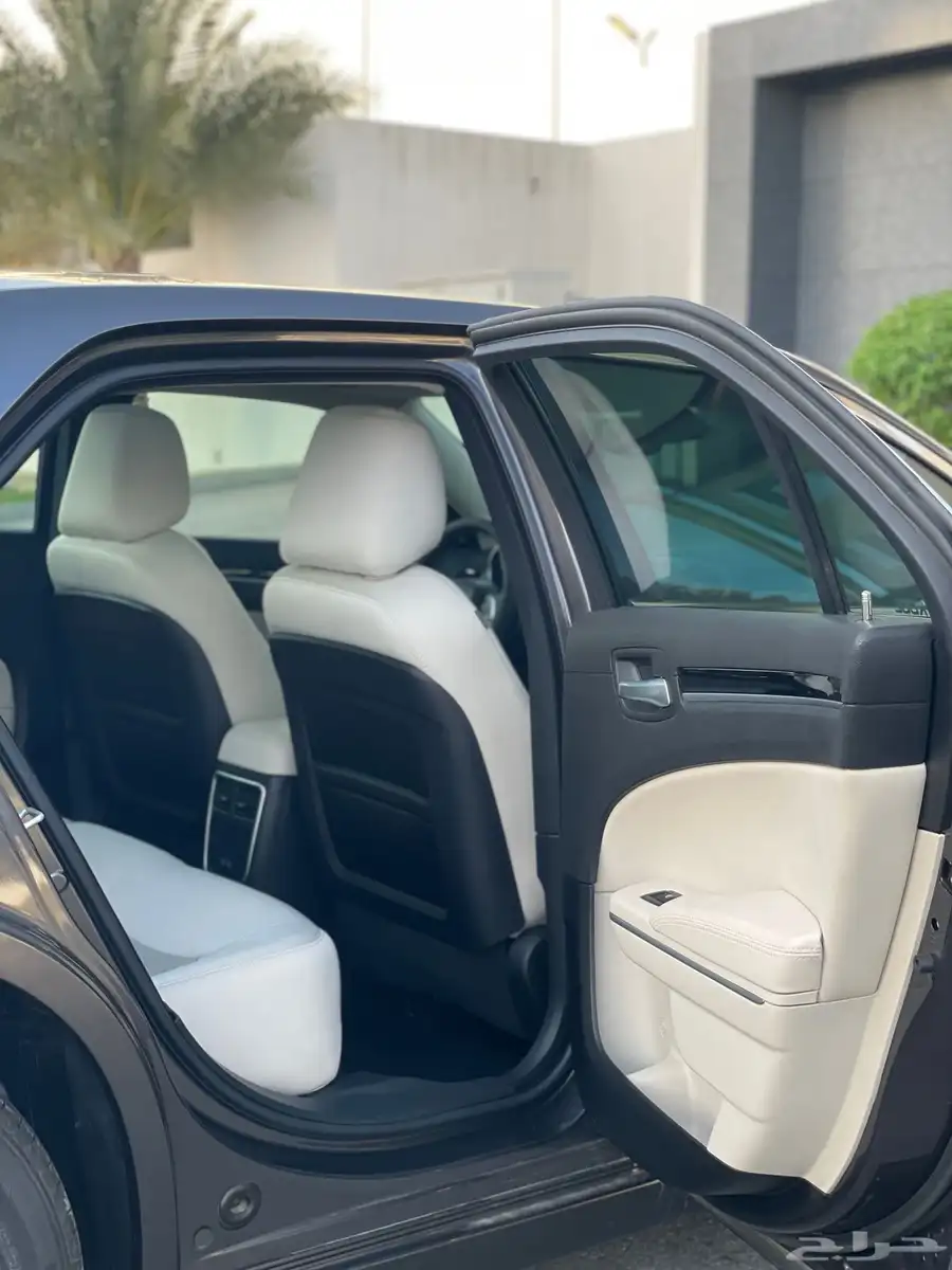 كرايزلر - C300 - 2023 - سعودي - ممشى قليل 13