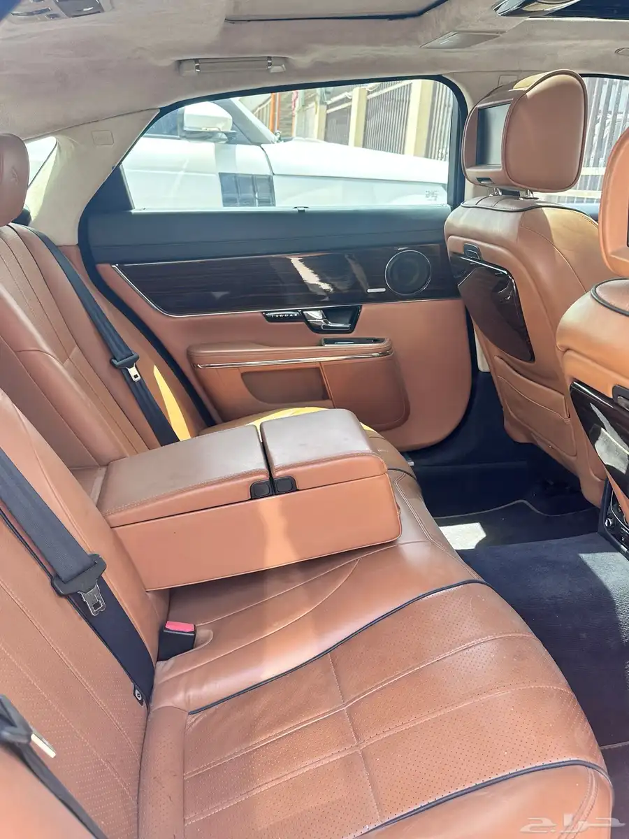 جاكوار xj 2012 4