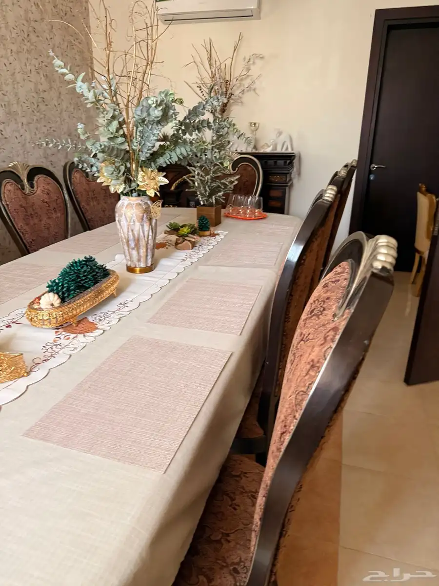 طاولة طعام 2