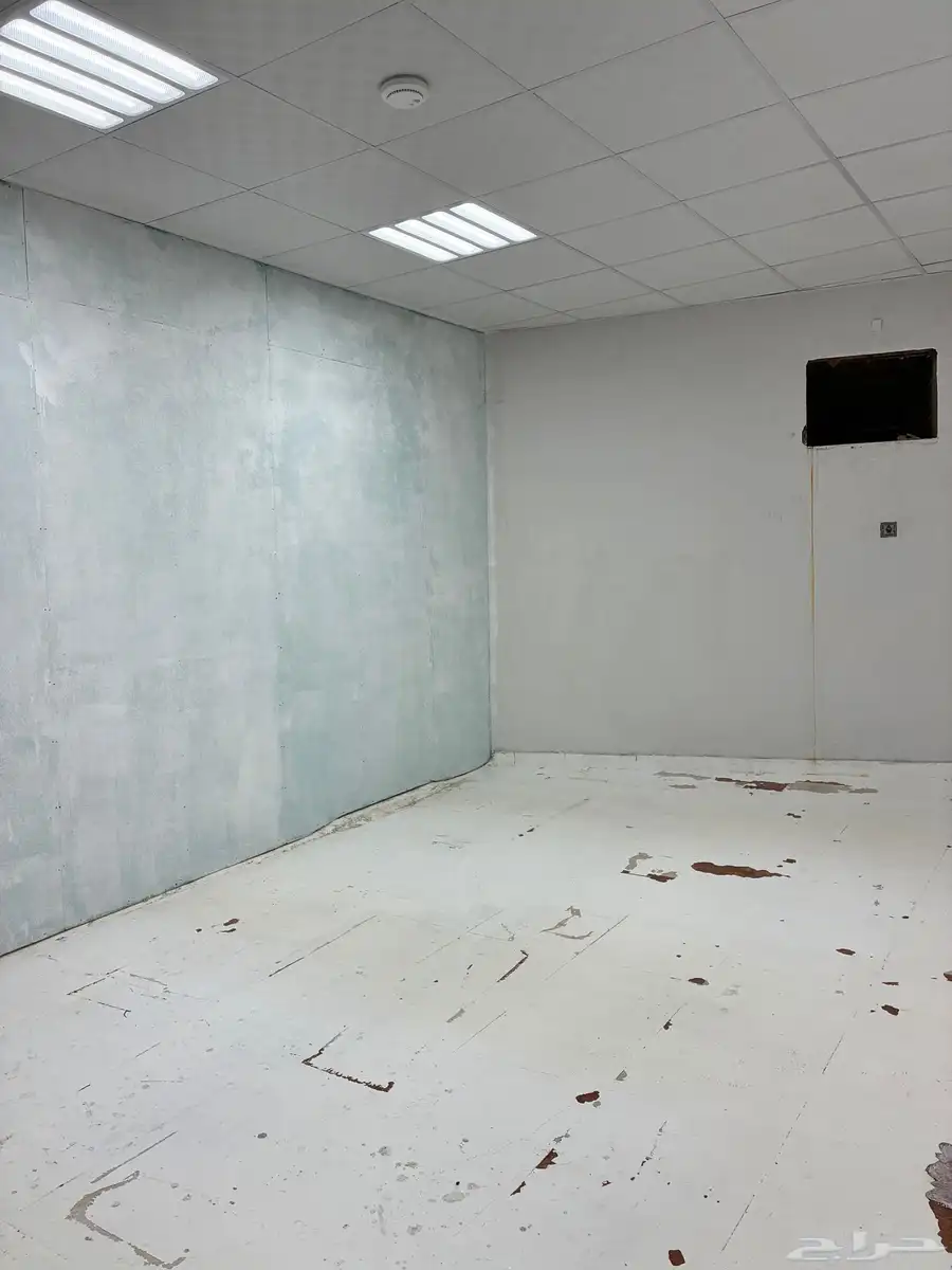 محل موقع مميز وشارع حيوي للاجار 4