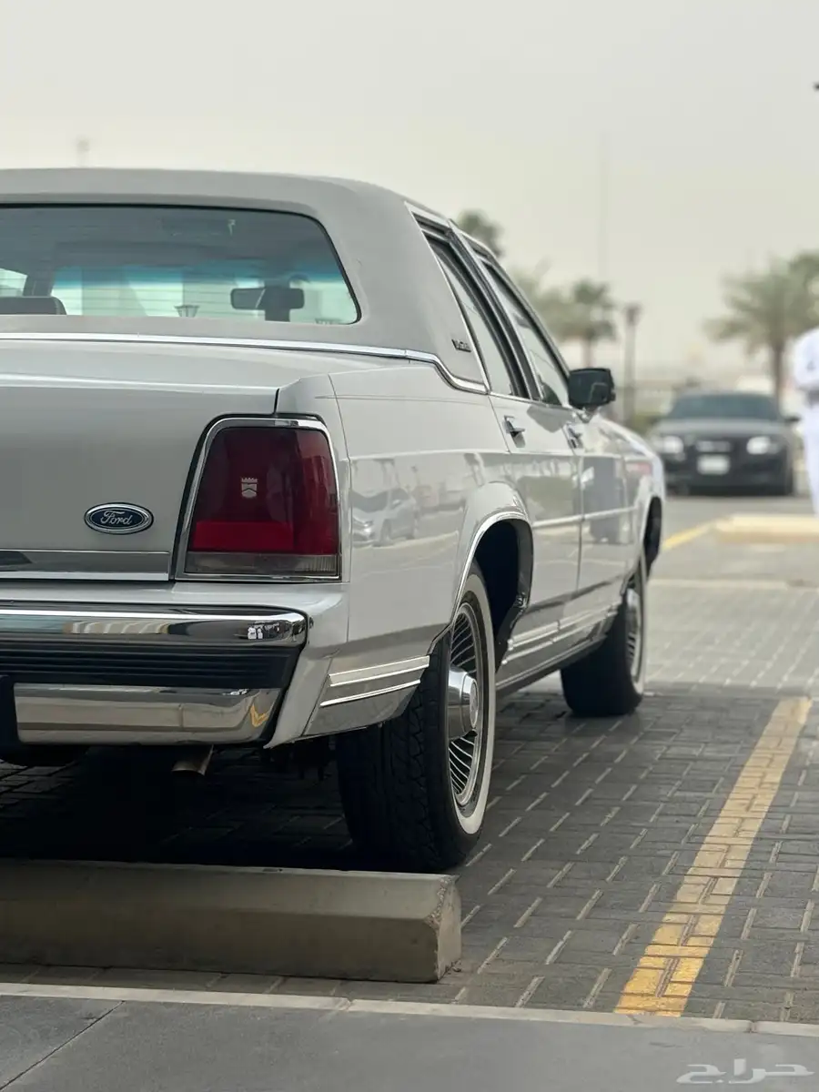 1990 مخزن فورد كراون فكتوريا 2