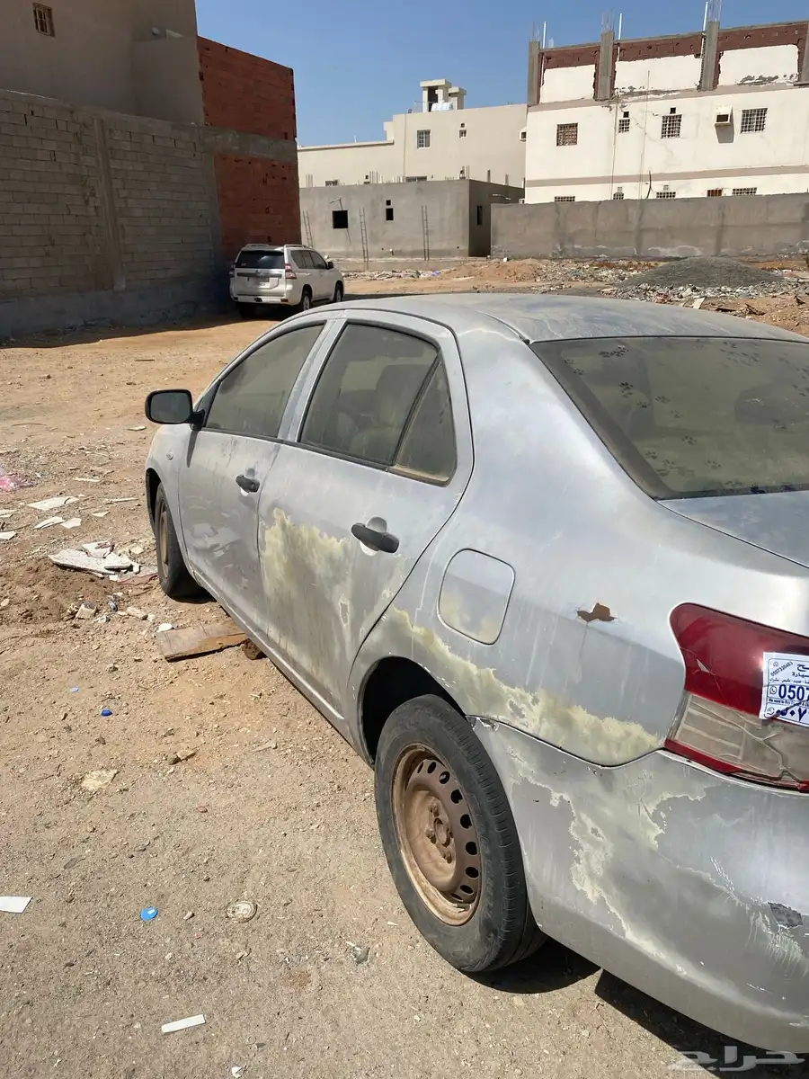 تايوتا يارس 2010 2