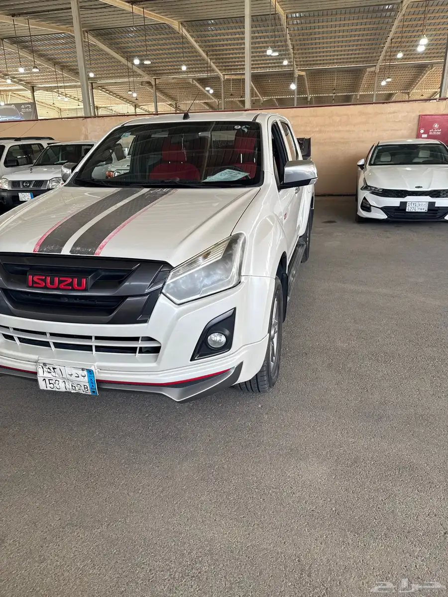 ايسوزو دي ماكس 0