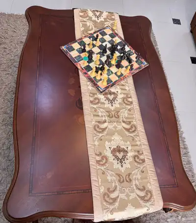 طقم كنب مع طاولات 1