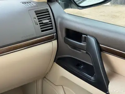 تويوتا لاندكروزر 2021 ديزل 15