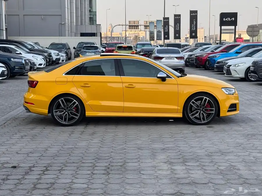 للبيع  أودي S3 S-Line Quattro موديل 2018 (أصفر) 4