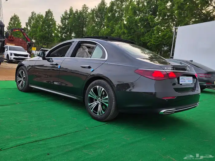 E200 3