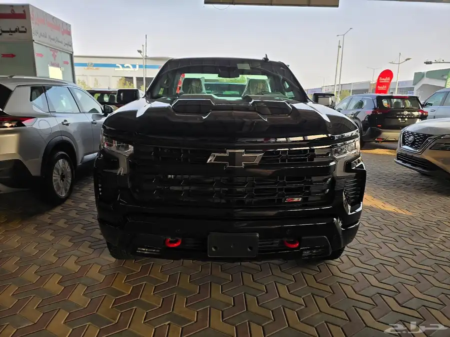 سلفرادو تربل بوس Z71 2025 دبل غمارة اسود 8