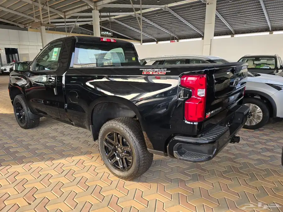 سلفرادو تربل بوس Z71 2025 دبل غمارة اسود 11