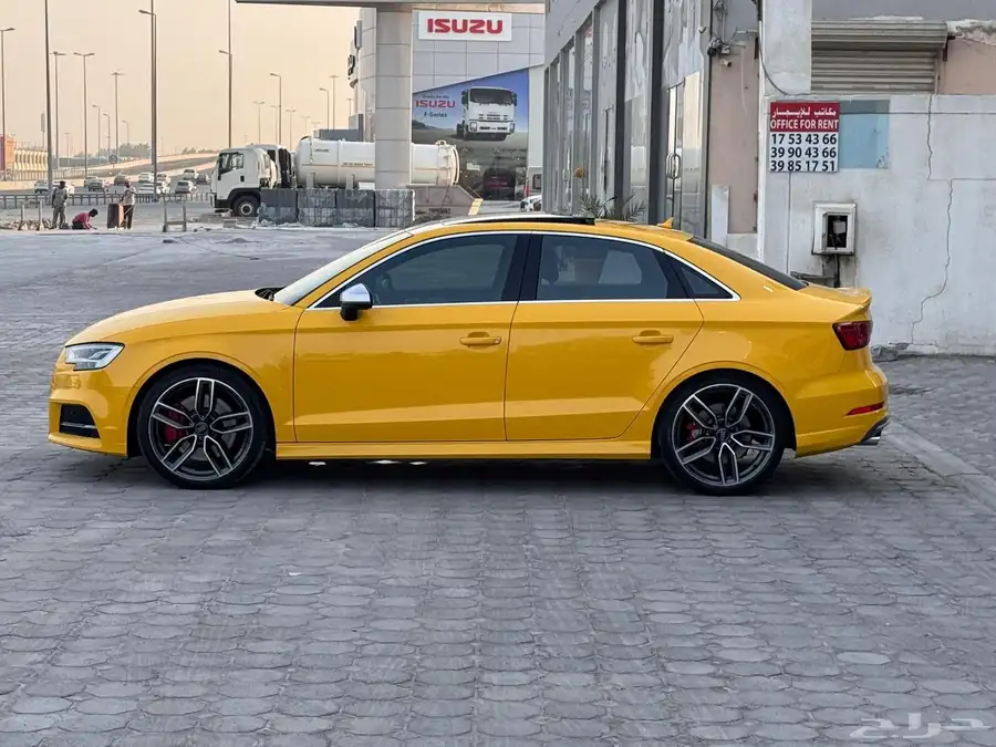 للبيع  أودي S3 S-Line Quattro موديل 2018 (أصفر) 3