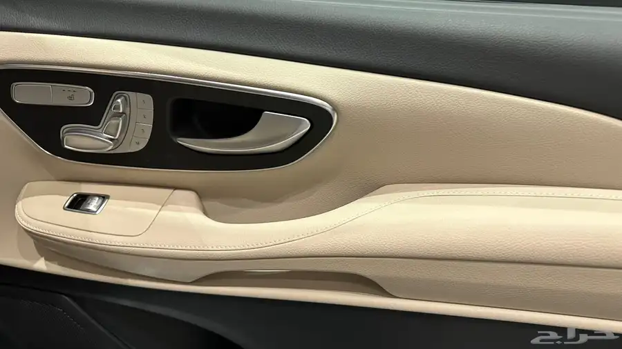 Mercedes-Benz V CLASS V 300 11