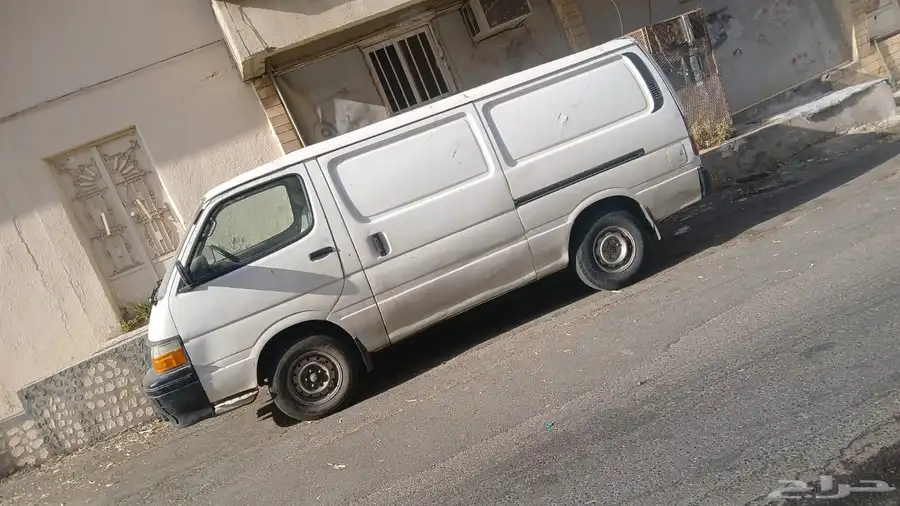 باص بظاعة تايوتا 97 للإيجار نظيف 1