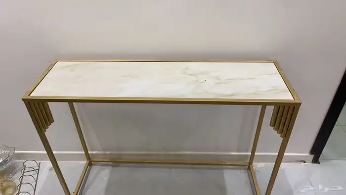 طاوله كبيره طولها مترين مع 5طاولات خدمه ب840 قابل للتفاويض 0