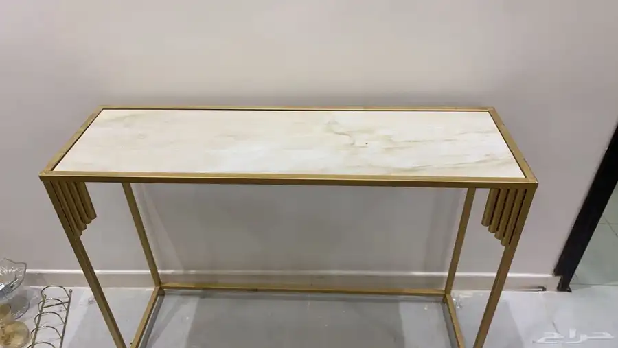 طاوله كبيره طولها مترين مع 5طاولات خدمه ب840 قابل للتفاويض 0