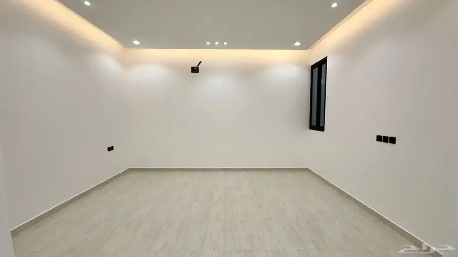 للبيع شقه علويه مدخل مستقل سطح كبير احد روفيده 550 الف 11