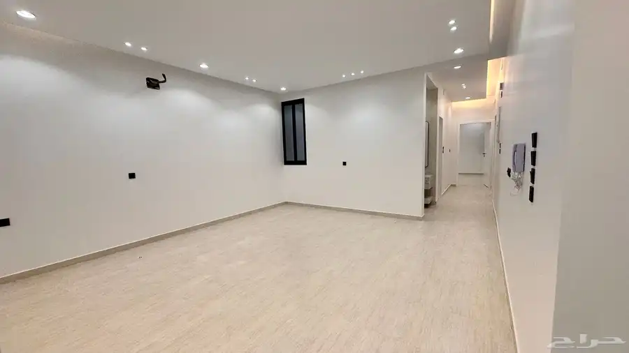 للبيع شقه علويه مدخل مستقل سطح كبير احد روفيده 550 الف 3