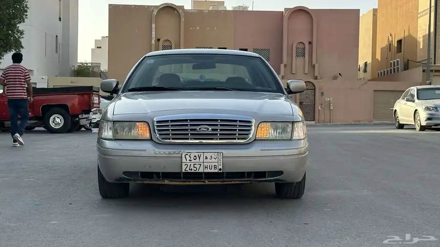 فورد كراون فكتوريا 5