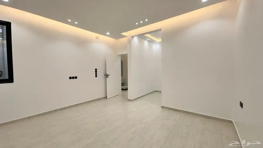 للبيع شقه علويه مدخل مستقل سطح كبير احد روفيده 550 الف 9